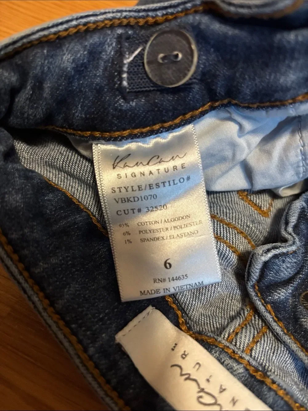 KanCan Signature Estilo Cut Jeans